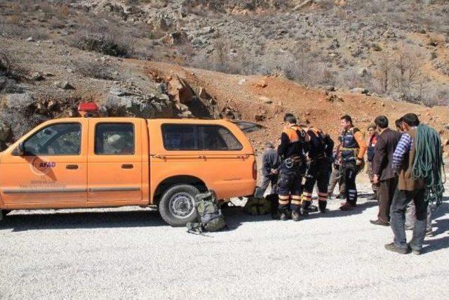 Kayalıklarda Mahsur Kalan 4 Ke&ccedil;iyi, Afad Kurtardı 2