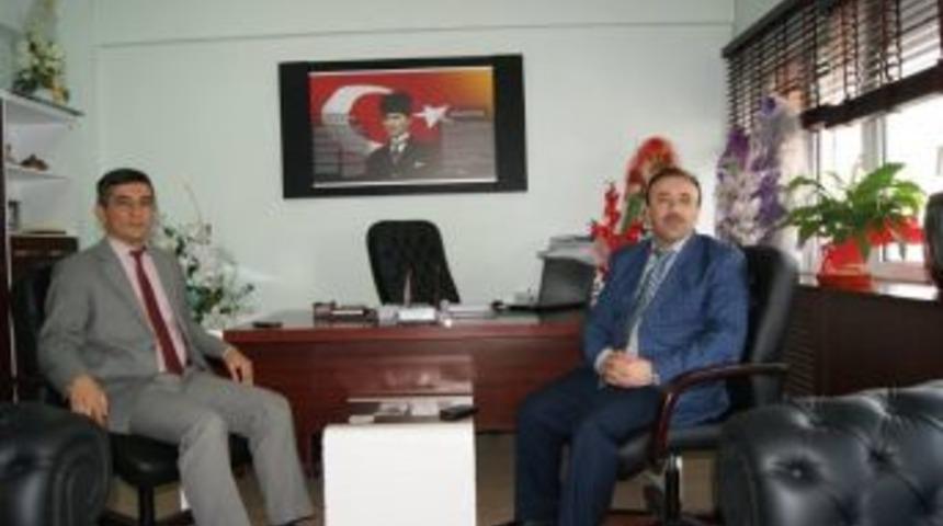 &Ccedil;aycuma M&uuml;ft&uuml;s&uuml; Arcaklıoğlu&rsquo;ndan İl&ccedil;e Milli Eğitim M&uuml;d&uuml;r&uuml; &Ouml;zdemir&rsquo;e Ziyaret