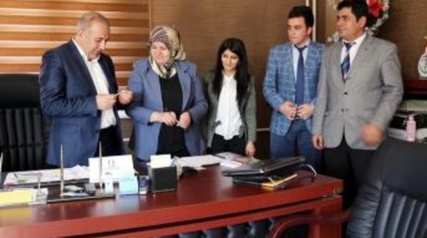 G&uuml;rpınar Belediyesi İkinci Kilim At&ouml;lyesini Hoşap&rsquo;ta A&ccedil;tı