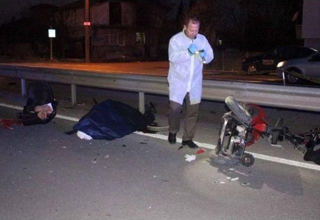 Aracına Otomobil &Ccedil;arpan Engelli &Ouml;ld&uuml; 2