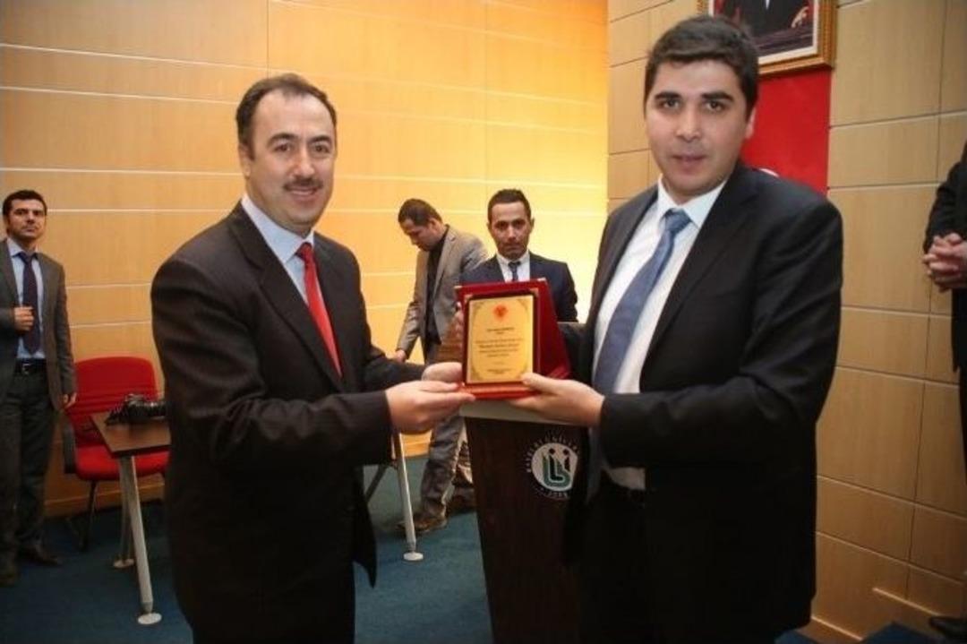 Bayburt &Uuml;niversitesinde İmam Hatip &Ouml;ğrencileri İ&ccedil;in Mesleki Tanıtım Paneli