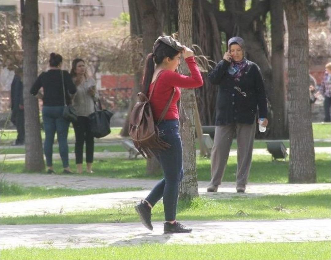 Adana&rsquo;da Termometreler 38 Dereceyi G&ouml;sterdi