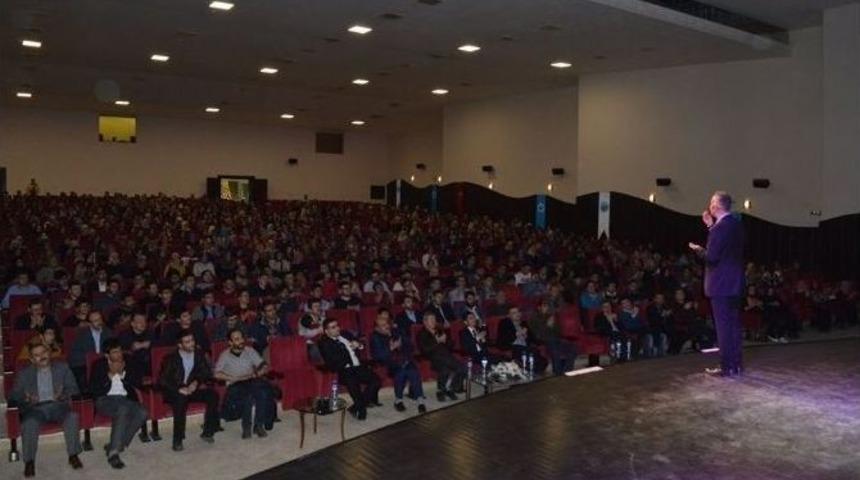Bekir Develi&rsquo;den Afyon Kocatepe &Uuml;niversitesi &Ouml;ğrencilerine Stand-up G&ouml;sterisi