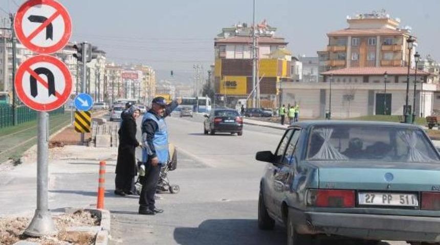 Zabıta Kavşakta &lsquo;U&rsquo; D&ouml;n&uuml;ş&uuml; N&ouml;beti Tuttu