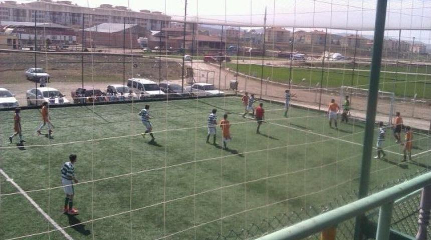 Sungurlu&rsquo;da Okullar Arası Futbol Turnuvası Başladı