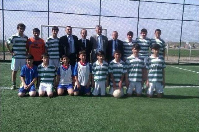 Sungurlu’da Okullar Arası Futbol Turnuvası Başladı