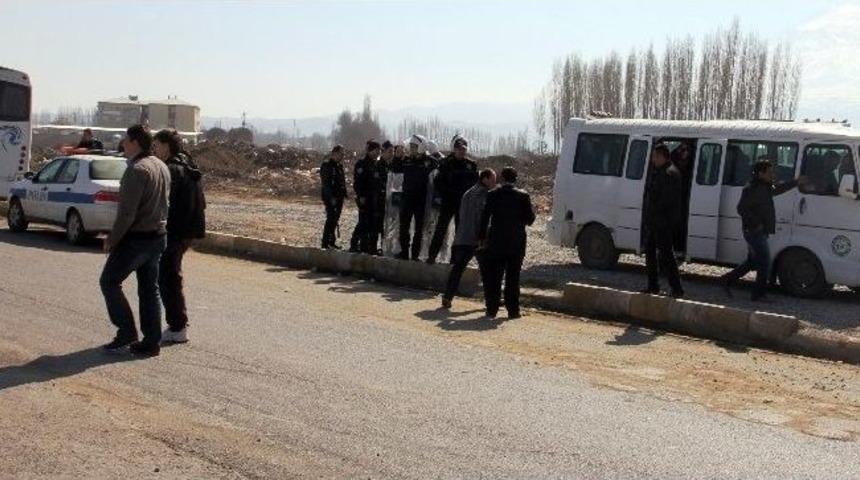 Dolmuş&ccedil;uların &lsquo;durak&rsquo; Gerginliği