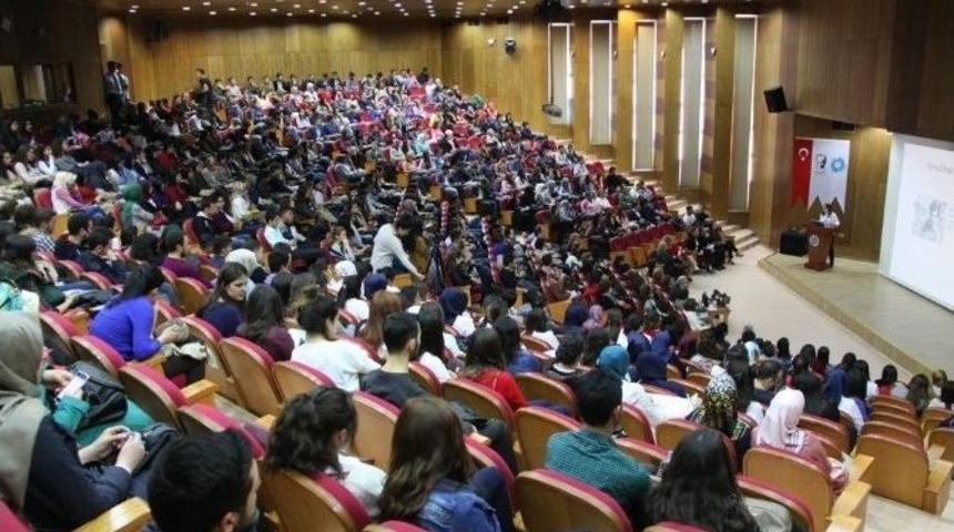 &Uuml;niversite&rsquo;den Kadınlar G&uuml;n&uuml; Etkinliği