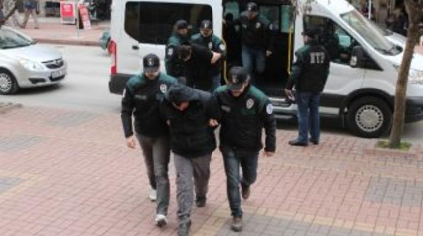 Uyuşturucu Operasyonunda 4 Kişi Tutuklandı