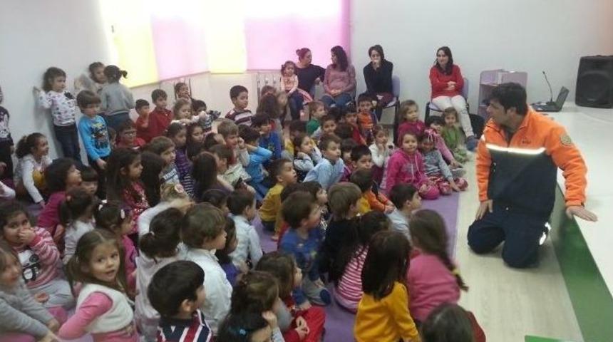 Afad&rsquo;dan Miniklere Deprem Tatbikatı Eğitimi
