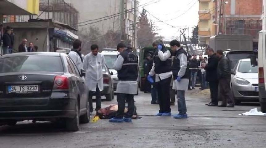 Esenyurt'ta Silahlı Kavga: 3 Kardeş &Ouml;ld&uuml; (1)