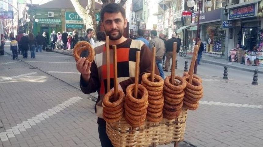 &rsquo;recep Tayyip Erdoğan&rsquo;ın Babası Simit&ccedil;i Oldu