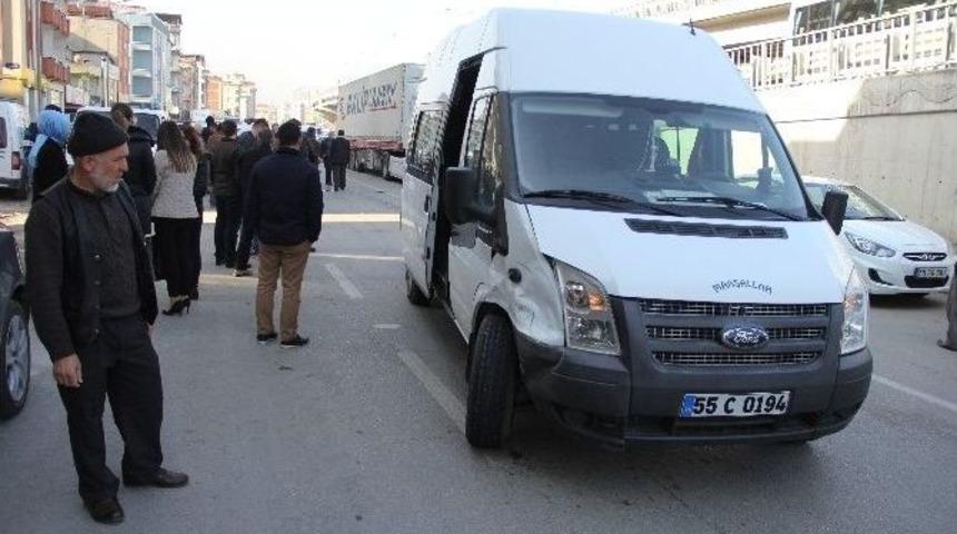 Polis Aracı Kaza Yaptı