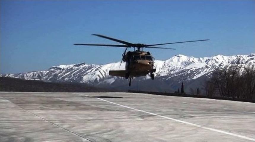Balkondan D&uuml;şen &Ccedil;ocuk Tsk Helikopteriyle Hastaneye Yetiştirildi