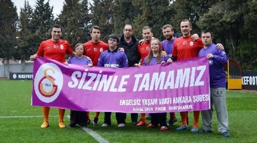 Galatasaraylı Eski Futbolcular, Down Sendromlu &Ccedil;ocuklarla Ma&ccedil; Yaptı