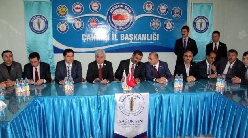 Sağlık-sen Genel Başkanı Memiş: "sağlık &Ccedil;alışanları T&uuml;keniyor"