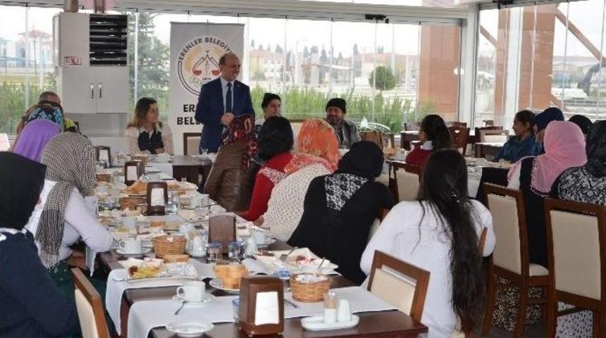 &Ouml;zt&uuml;rk Typ Kadınlarını Kutladı