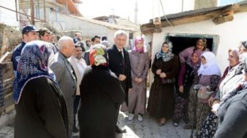 Başkan G&uuml;naydın, Mahalle Halkına Otogar Projesini Anlattı