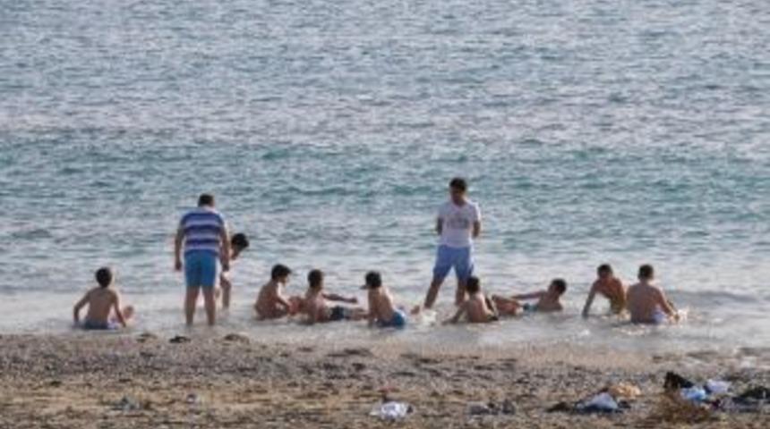 Alanya&rsquo;da Deniz Sezonunu &Ccedil;ocuklar A&ccedil;tı