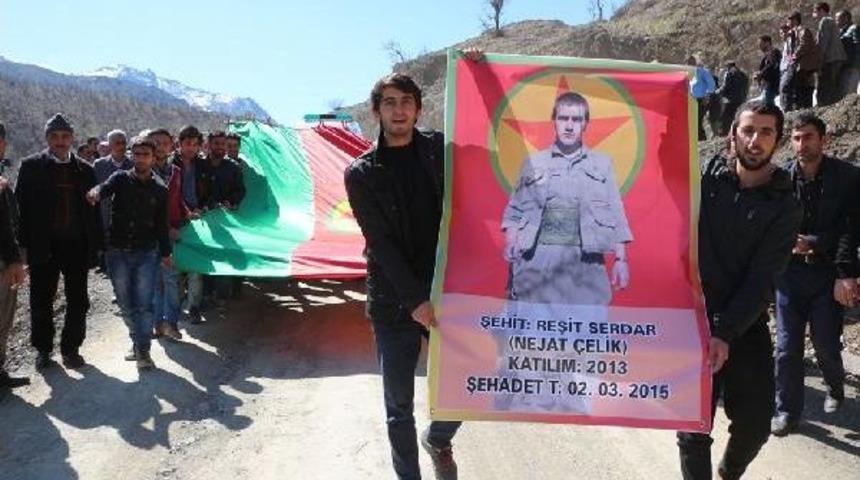 Ypg'li Cenazesi Nedeniyle Şemdinli'de Kepenkler A&ccedil;ılmadı (2)