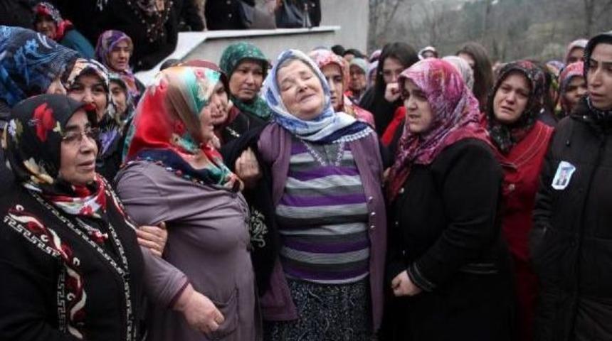 Maden Ocağında G&ouml;&ccedil;&uuml;k: 1 &Ouml;l&uuml;, 2 Yaralı (3)