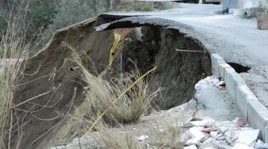 Doğalgaz Borusu Patladı, Bina Boşaltıldı
