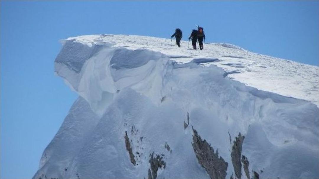 (&ouml;zel Haber) Uludağ&rsquo;ın Zirvesinde &Ccedil;adır A&ccedil;madan İki G&uuml;n Ge&ccedil;irdiler