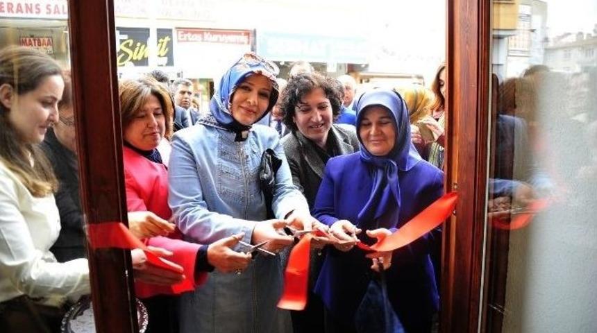 &Uuml;&ccedil; Boyutlu Kat&rsquo;ı Sanatı Sergisi T&ouml;renle A&ccedil;ıldı