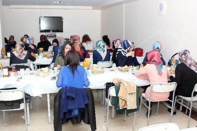 Yahyalı&rsquo;da 8 Mart D&uuml;nya Kadınlar G&uuml;n&uuml; Yemeği 1