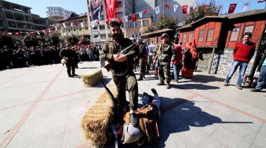 Pazar Avcılık Ve Atıcılık Derneği &Uuml;yelerinin Temsili Kurtuluş G&ouml;sterisinde "işkence" Uyarısı
