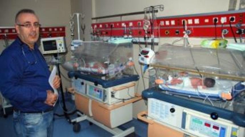 Tüp Bebek Yöntemiyle Üçüz Bebekleri Oldu