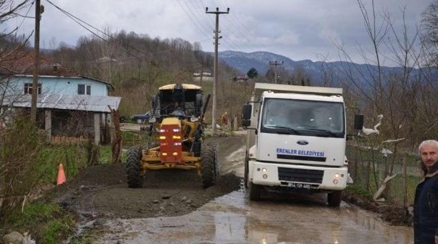 Erenler&rsquo;de Yollar Genişliyor