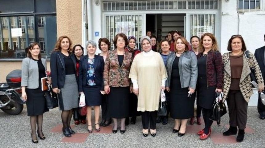 &Ccedil;alışma Hayatında Kadın Ve Yaşadığı Zorluklar Aydın&rsquo;da Masaya Yatırıldı