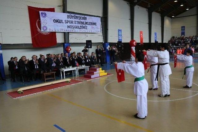 Okul Sporları Yenişehir’i Şenlendirdi