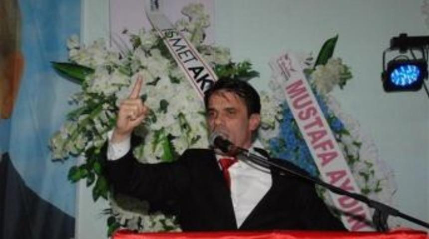 Chp&rsquo;nin Uşak Adayı &Ccedil;avuşoğlu, Sosyal Medyada İlgi Odağı Oldu