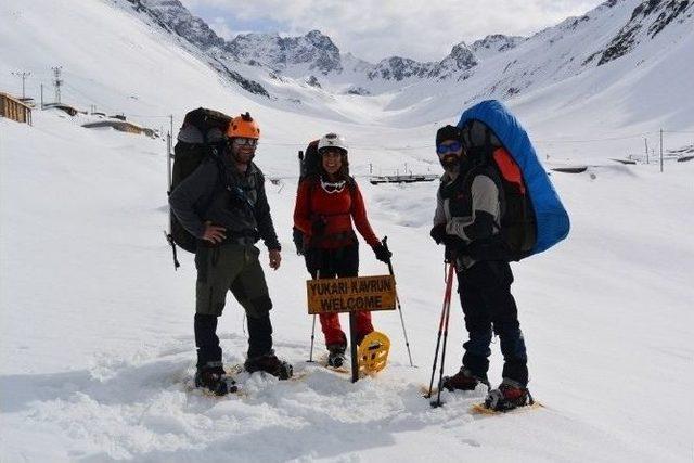 Zorlu Kış Şartlarına Rağmen Ka&ccedil;karlar&rsquo;ın Zirvesine Tırmandılar 1