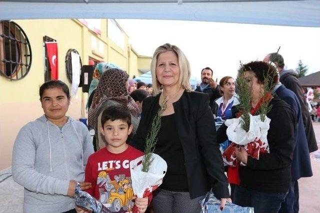 Efeler Kent Konseyi Kadın Meclisi G&ouml;z Doldurdu 1