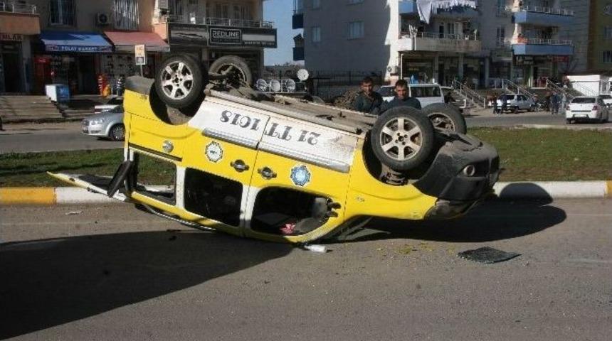 &Ouml;ğrenci Servisine &Ccedil;arpmamak İ&ccedil;in Takla Attı