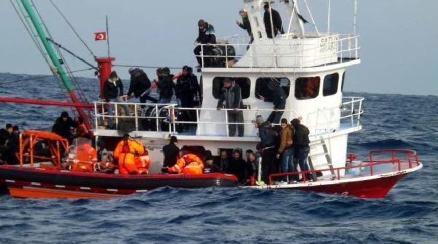 Mersin'de Yine Denizde Can Pazarı