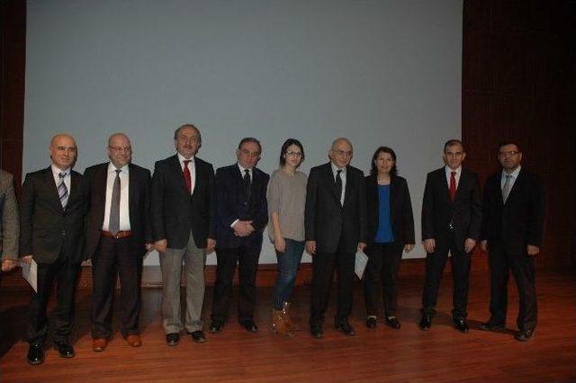 Erzurum’da Yılın Hekimleri Ödüllerini Aldı