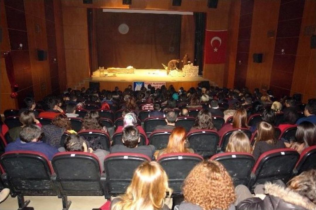 Y&uuml;ksekova&rsquo;ya Tiyatroyu Sevdirdiler