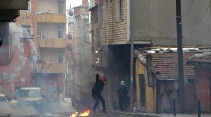 Okmeydanı&rsquo;nda G&ouml;stericiler Mobese&rsquo;leri Yerinden S&ouml;kt&uuml;