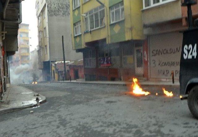 Okmeydanı’nda Göstericiler Mobese’leri Yerinden Söktü