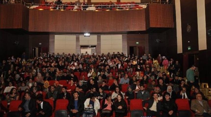 Uşak&rsquo;ta Safahat&rsquo;a Yoğun İlgi