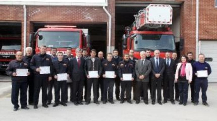 İlk Yardım Eğitimi Alan İtfaiye Personeline Sertifikaları Dağıtıldı