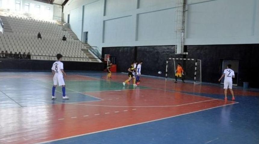 Şırnak Eml Futsal Takımı B&ouml;lge Şampiyonasına Gitmeye Hak Kazandı
