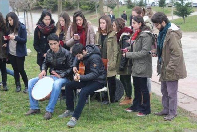 Berkin Elvan I&ccedil;in Dilek Feneri U&ccedil;urdular 3