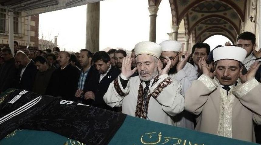 Bjk&rsquo;li Gen&ccedil; Kaleci Son Yolculuğuna Formasıyla Uğurlandı