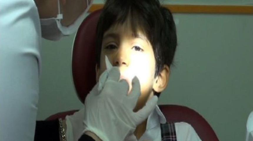 &Ouml;ğrencilere Diş Fır&ccedil;ası Ve Diş Macunu Dağıtıldı