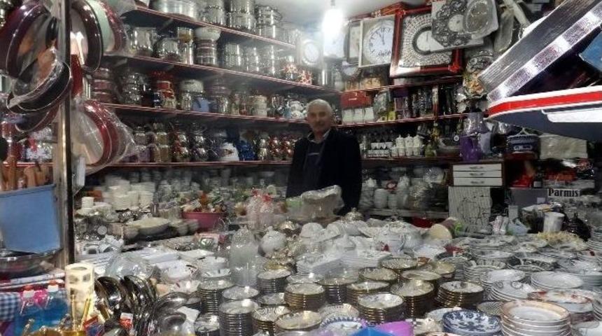 B&uuml;y&uuml;k Halk Pazarı Esnafı Sıkıntılı